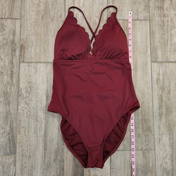 La Blanca Scalloped V-Neck One-Piece Swimsuit Women's Size 10 Maroon Lace-Up - Picture 4 of 13